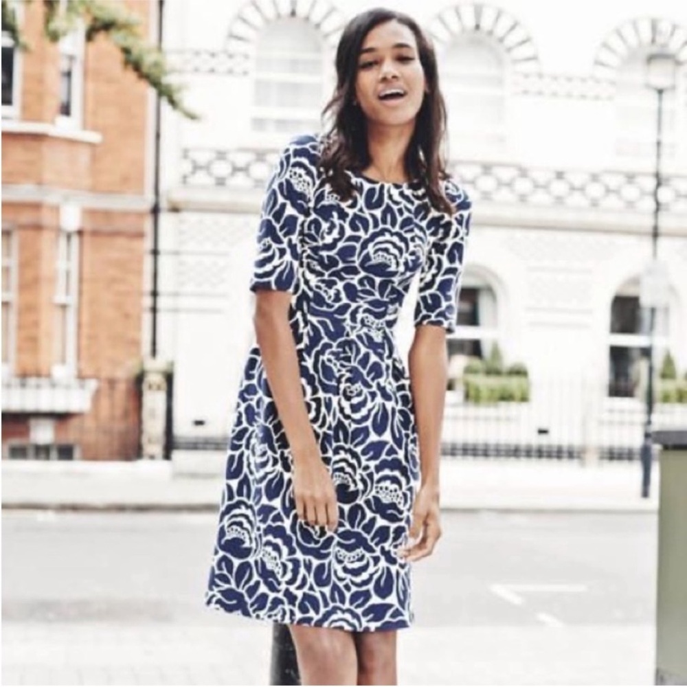 Boden Navy & White Peony Floral Ponte
Jacquard Lindsey Dress Size 4 Petite